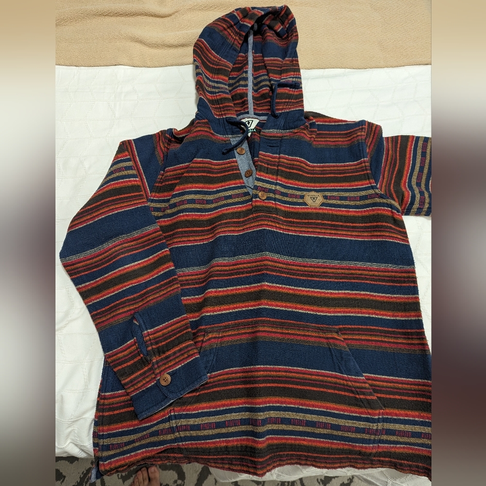 Vissla XL long sleeve hoodie sweater